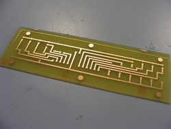 Le circuit après gravure et avant étamage